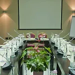 莫纳克酒店 4* 地拉那