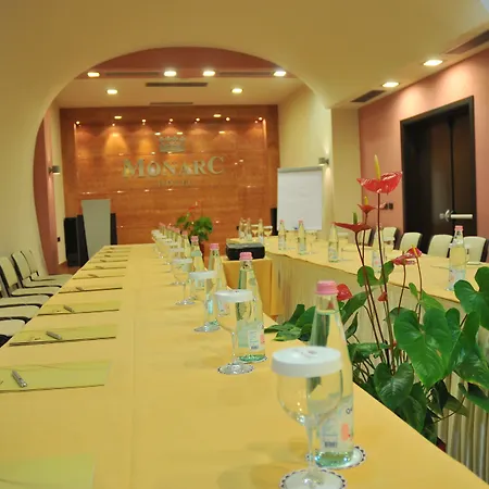 호텔 Monarc 4*