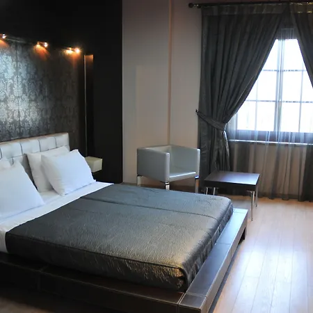 Monarc Hotel