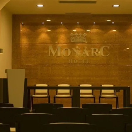 호텔 Monarc 4*