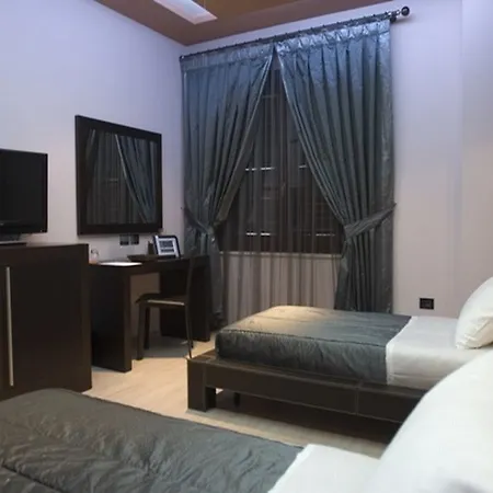 호텔 Monarc 4*